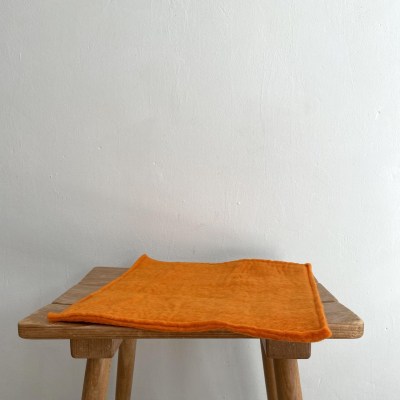 frida_sitzquadratorange