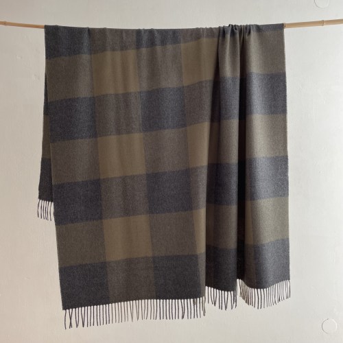 silkeb_olivedgreychecks